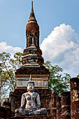 Thailand, Old Sukhothai - Wat Traphang Ngoen, another example of chedi built in the shape of a lotus bud. 